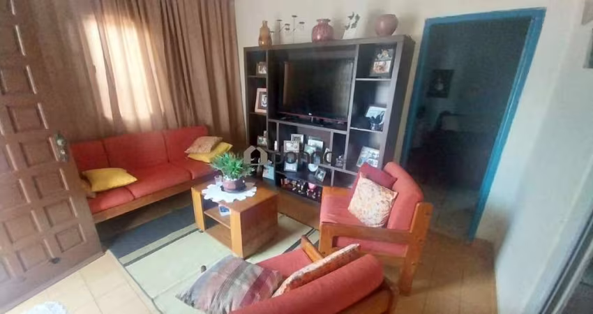 Casa à venda, 2 quartos, 1 suíte, 10 vagas, Nossa Senhora da Abadia - Uberaba/MG