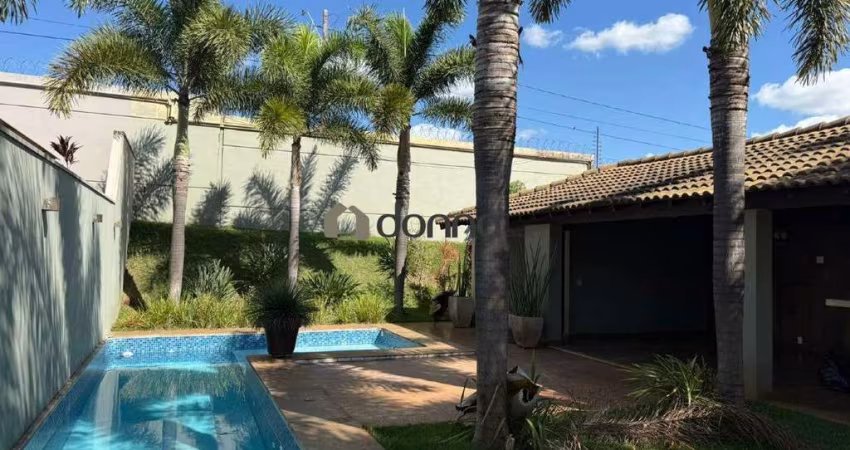 Casa à venda, 3 quartos, 3 suítes, 8 vagas, Jardim do Lago - Uberaba/MG