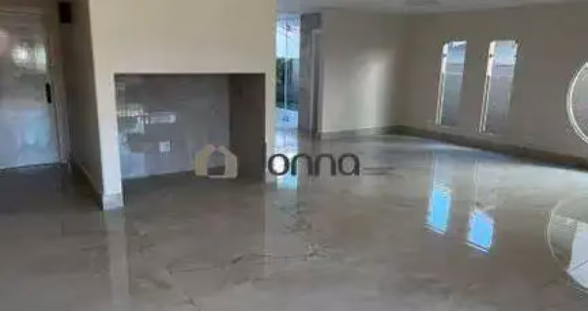 Casa de luxo com piscina e varanda gourmet no coração da cidade.