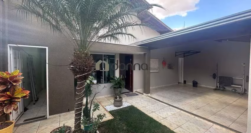 Casa residencial à venda em uberaba (manhattan) - 3 dormitórios, 2 suítes, 160 m², varanda gourmet, 2 vagas
