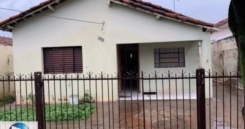 Casa á Venda Zona Leste Próximo a Represa Municipal, 2 quartos, sala, cozinha, banheiro, dispensa, quintal espaçoso.