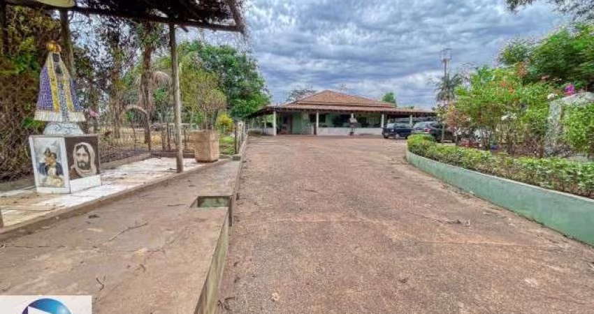 Ótima Chacara para venda na ESTÂNCIA JÓCKEI CLUB com 7 mil m², Casa com 4 quartos sendo um com banheiro Dois quartos com guarda roupa embutido Banheir