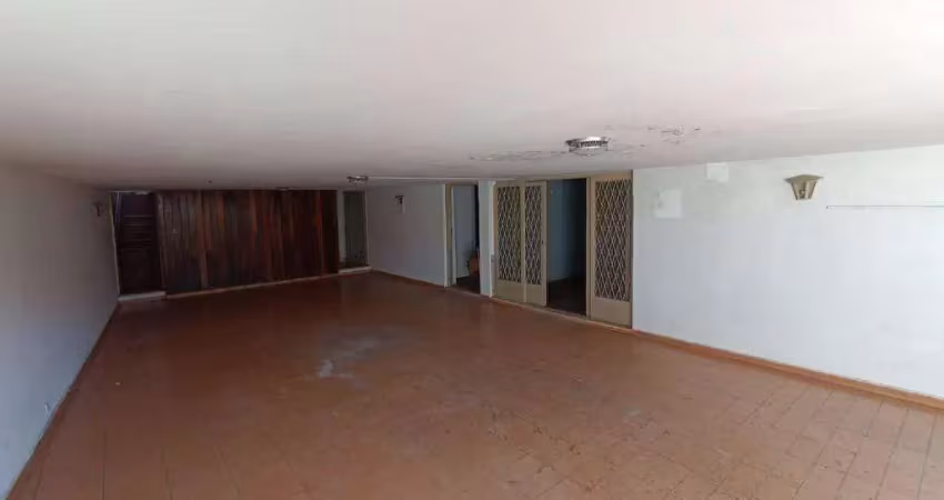 Casa com 5 dormitórios, 337 m² - venda por R$ 850.000,00 ou aluguel por R$ 5.243,49/mês - Centro - Uberaba/MG