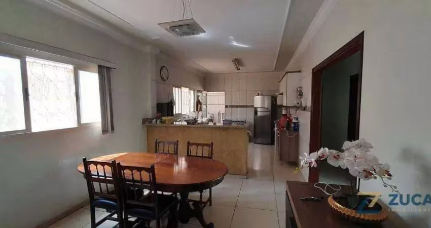 Casa com 5 dormitórios à venda, 241 m² por R$ 680.000,00 - Nossa Senhora da Abadia - Uberaba/MG