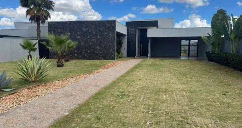 Casa com 3 dormitórios à venda, 350 m² por R$ 2.400.000,00 - Residencial Mário de Almeida Franco - Uberaba/MG