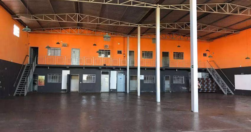 Galpão para alugar, 810 m² por R$ 10.113,79/mês - Lourdes - Uberaba/MG