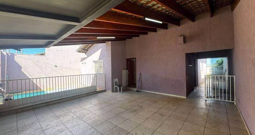 Casa com 2 dormitórios para alugar, 150 m² por R$ 3.462,83/mês - Jardim São Bento - Uberaba/MG