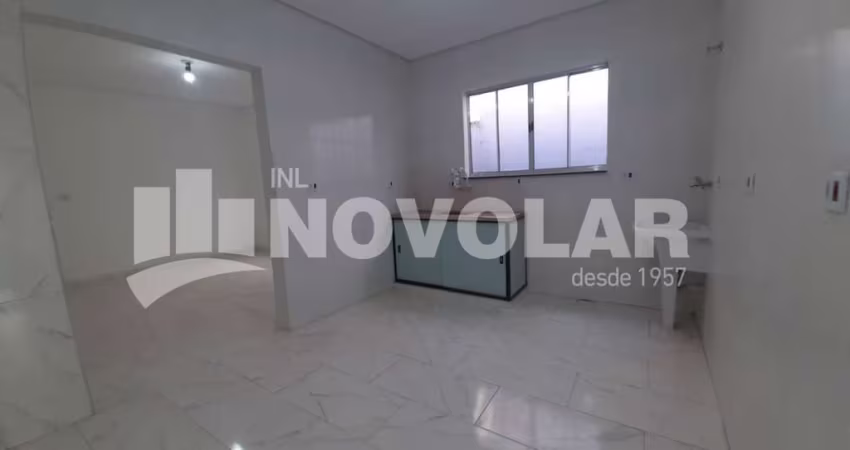 Casa Térrea Reformada a 700 metros do Metrô Santana