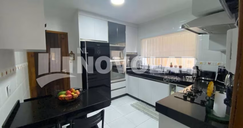 Sobrado com 3 Suítes e 4 Vagas à Venda na Vila Medeiros | 130m² | Churrasqueira | Ótima Localização