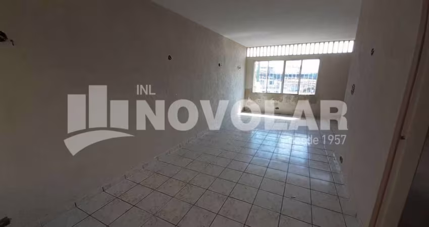 Sobrado à Venda na Vila Gustavo  com 230m² Construídos, 2 Vagas
