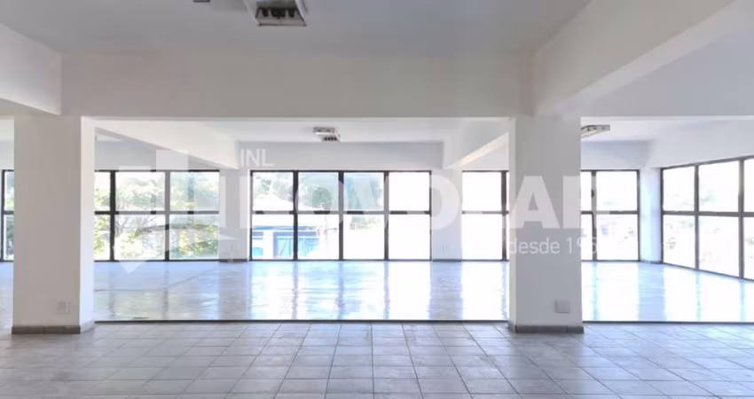 Prédio Comercial em Santo Amaro com 616 metros quadrados de área total e com 15 Vagas.