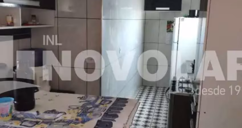 Casa térrea à venda no Parque Edu Chaves ? 3 residências para renda
