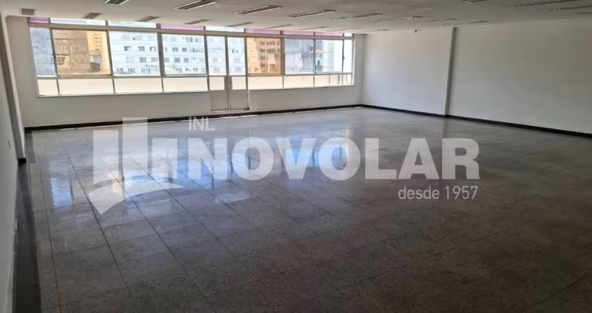 Sala Comercial à Venda no Centro de São Paulo ? 208m², 2 Banheiros
