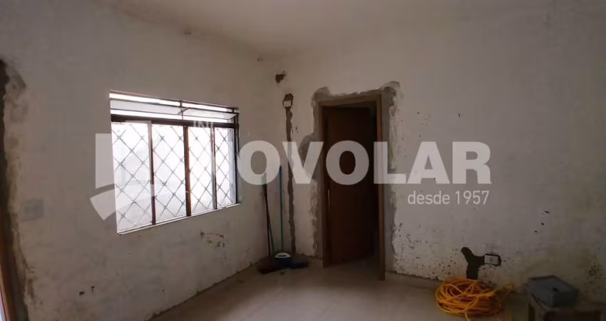 Casa Térrea na Vila Gustavo- 2 dormitórios e quintal