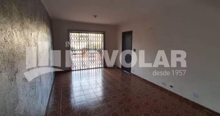 Sobrado com 3 dormitórios, sendo uma suite, 3 banheiros, 2 vagas
