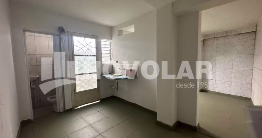 Casa Térrea para Locação na Parada Inglesa com 1 dormitório.