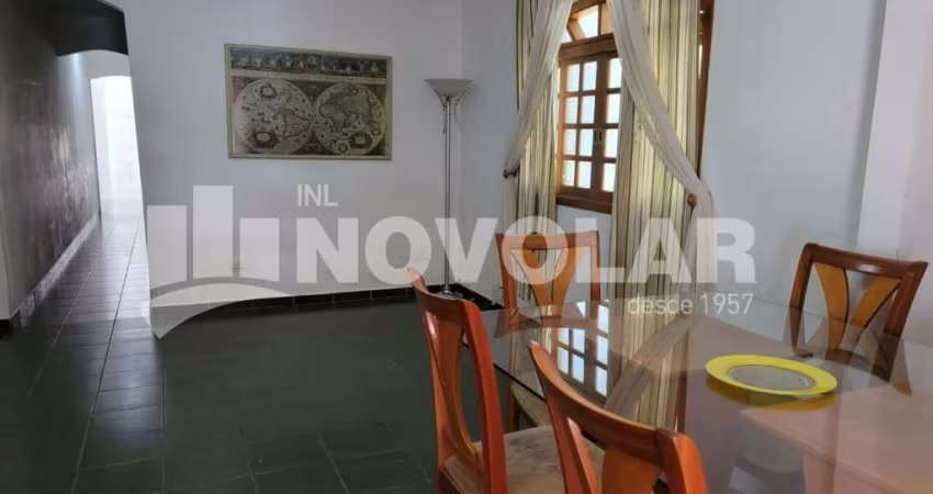 Ótima Oportunidade de Negócio em Santa Teresinha ? Casa Térrea com Terreno Amplo!