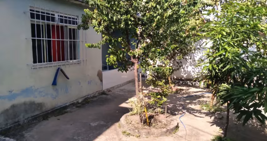 Casa à venda na Rua Escorpião, 30, Parque Engenho Pequeno, Nova Iguaçu