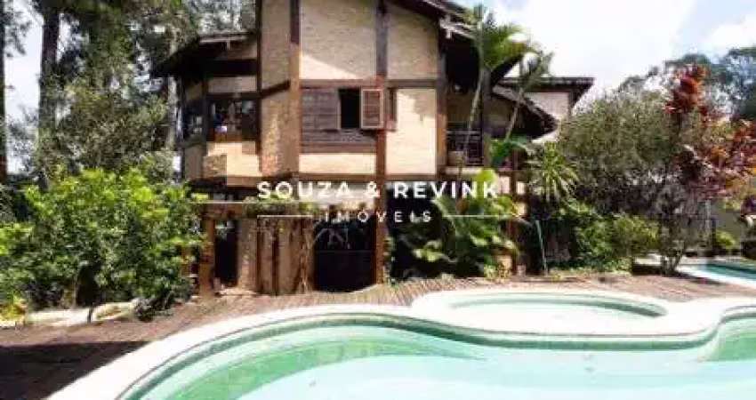 Casa à Venda com 3 súites em Aldeia da Serra -Morada dos Passaros