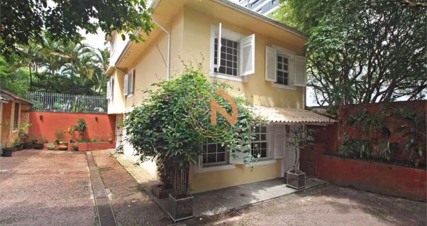 Viva o Encanto da Vila: Sobrado Elegante no Coração de São Paulo