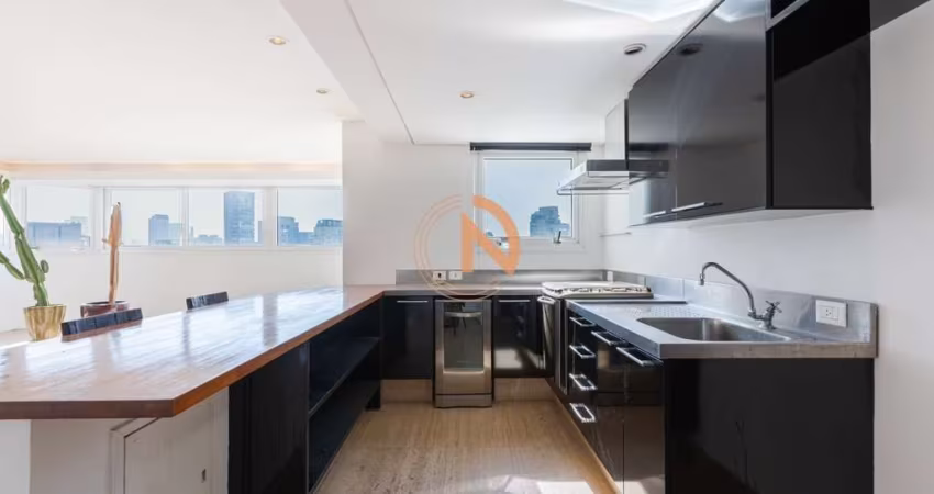 Viva em Estilo na Vila Nova Conceição: Cobertura Triplex de 180m²