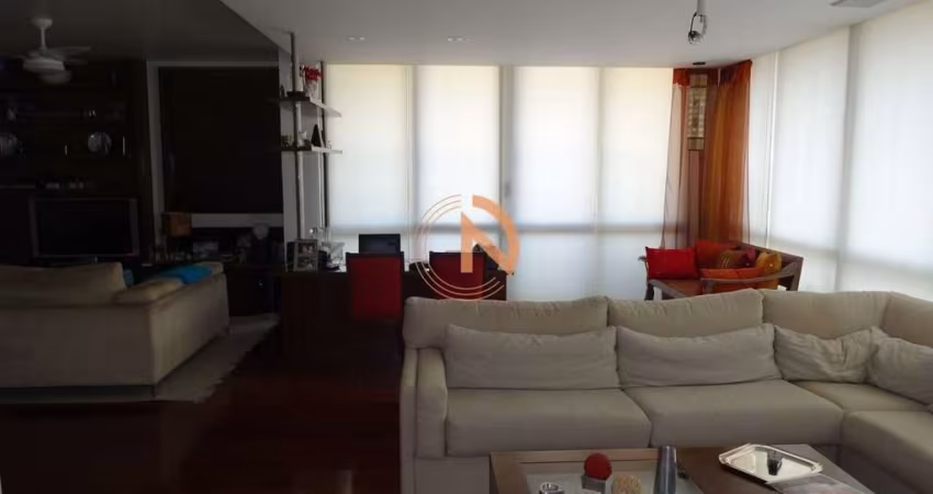 Apartamento de alto padrão com três suítes no Itaim Bibi