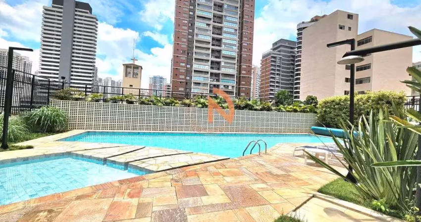 Apartamento em andar altíssimo, com vista livre e varanda
