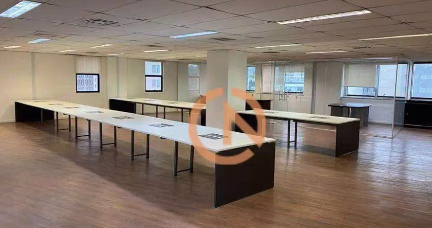 Conjunto comercial com 2 banheiros e 7 vagas no Itaim Bibi