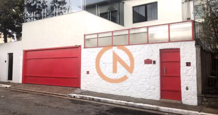 Sobrado Residencial em Moema com 3 suites, uma master com closet e elevador,