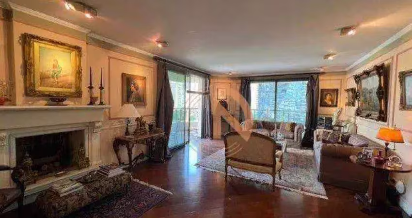 Apartamento com 220m², 3 suítes, sendo 2 suítes masters e home theather e 4 vagas (2 determinadas)