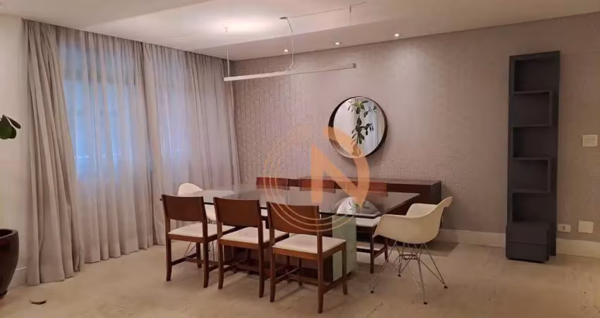 Apartamento com 240m², com 4 quartos e 2 suítes, sendo 1 master com closet e 2 vagas de garagem