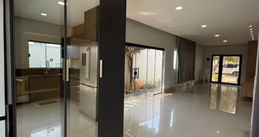 Casa de alto padrão semi mobiliada no Condomínio Primor das Torres dis