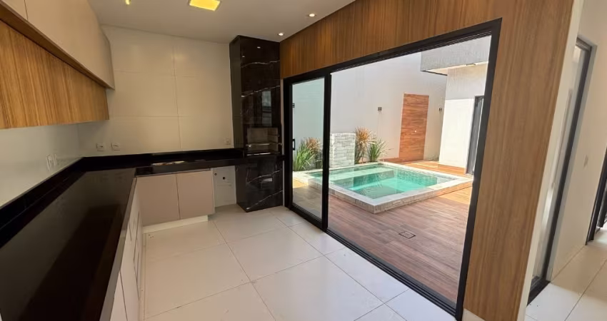 BELISSIMA CASA NOVA COM PROJ LUMINOTECNICO, PISCINA EM CONDOMINIO FECHADO PREÇO DE OPORTUNIDADE