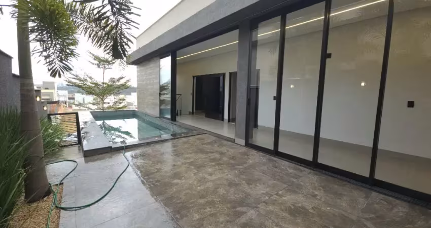Casa terrea 3 suítes com home theater condominio para locaçao ou venda jd barcelona