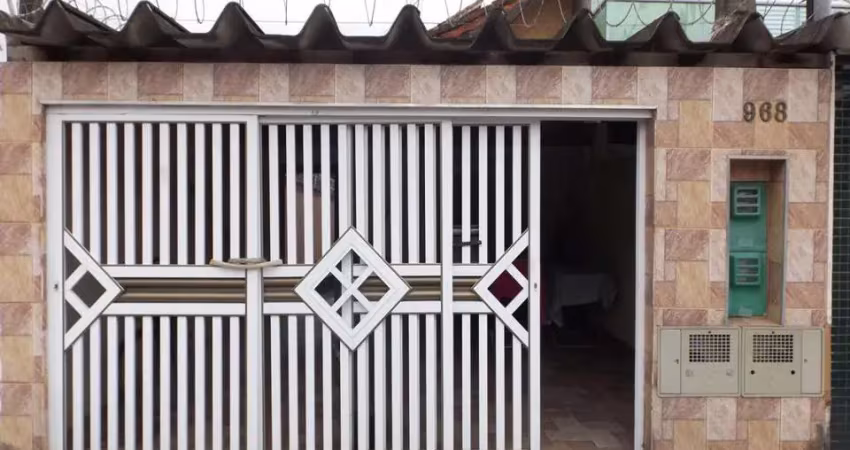 Casa à venda em praia grande-sp, bairro mirim: 2 quartos, 1 suíte, 2 salas, 2 banheiros, 2 vagas de garagem, 122m²!