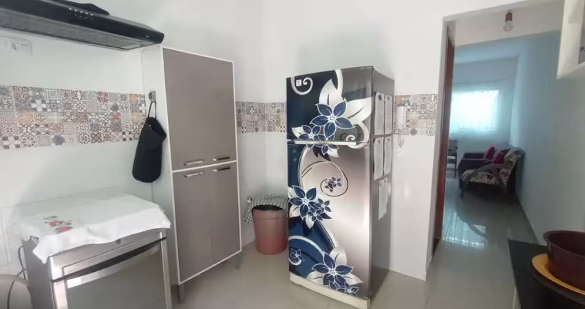 Lindo sobrado de condomínio a 250 metros do mar à venda no bairro maracanã em praia grande