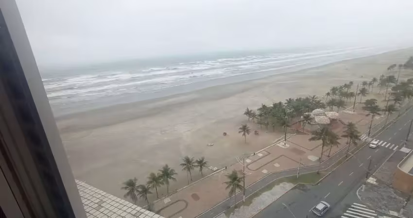 Apartamento em prédio em frente ao mar com dois dormitórios no bairro ocian