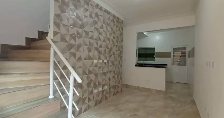 Lindo sobrado em condomínio fechado de 2 dormitórios próximo ao mar no jardim guilhermina, praia grande