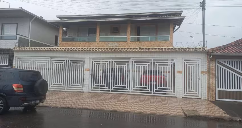 Imperdível: Casa de Condomínio à venda em Praia Grande-SP, Melvi! 2 quartos, 1 sala, 2 banheiros, 55,00 m² de área.
