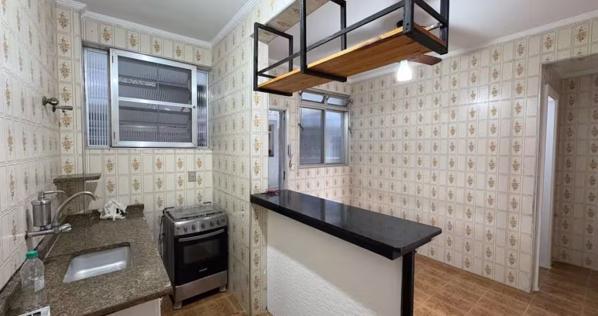 Apartamento à venda na Guilhermina, Praia Grande-SP: 2 quartos, 1 banheiro, 1 vaga, 45m² de área. Confira já!