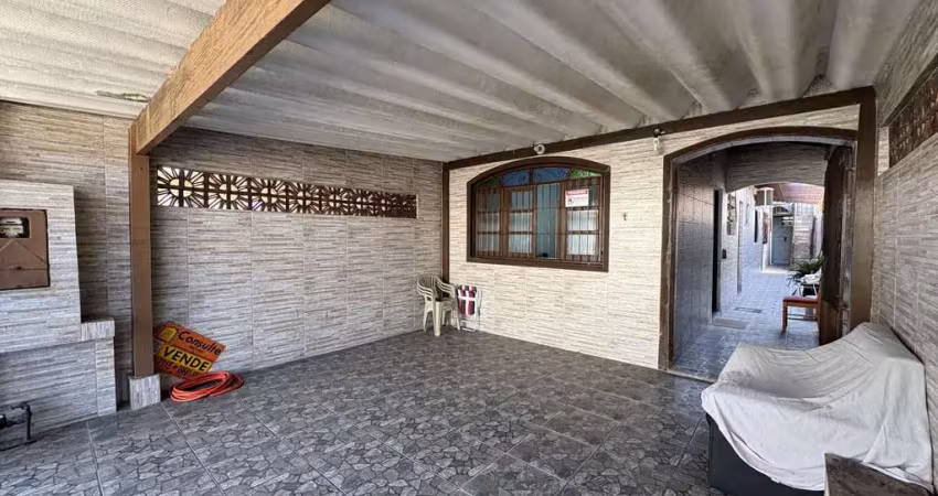 Ampla casa à venda em praia grande-sp, no bairro maracanã, com 3 dormitórios e 2 suítes - 130m²