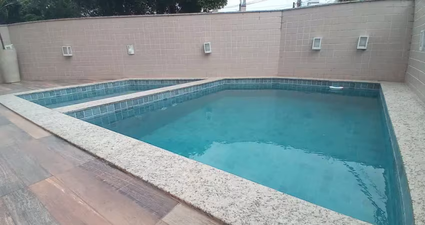Apartamento novo de 2 dormitórios com sacada e vista livre no bairro mirim - praia grande