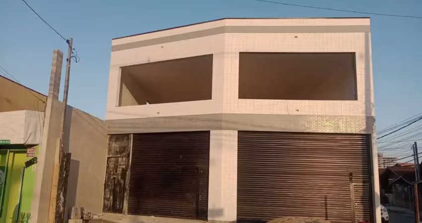Loja galpão comercial para locação no maracanã, praia grande-sp: 1 sala, 1 banheiro, 2 vagas de garagem.