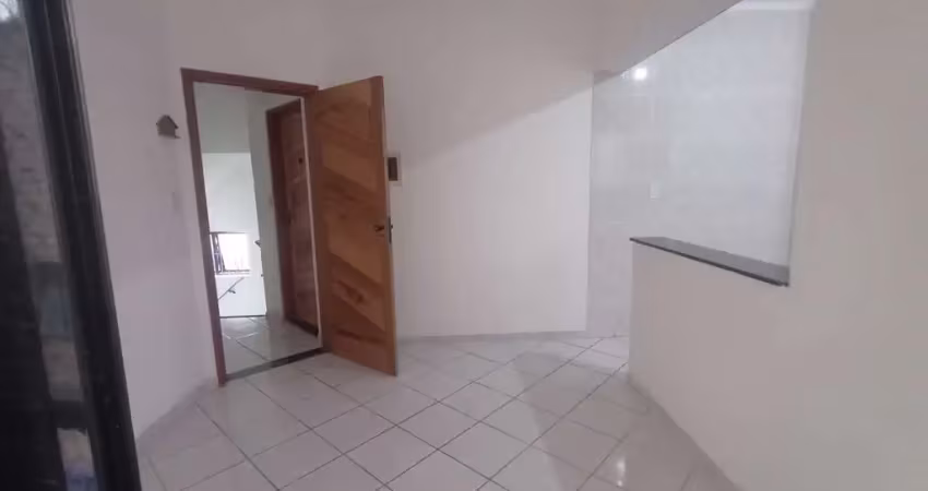 Alugue já: apartamento 1 dormitório na guilhermina, praia grande-sp - 1 quarto, 1 sala, 1 banheiro, 1 vaga de garagem, 45,00 m².