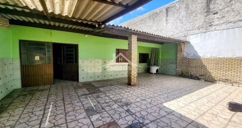 Casa com 3 quartos à venda na Alameda E, 489, Restinga, Porto Alegre