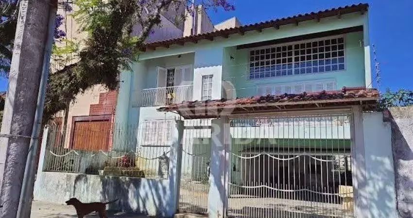 Casa com 3 quartos à venda na Avenida São Sebastião, 407, Nonoai, Porto Alegre