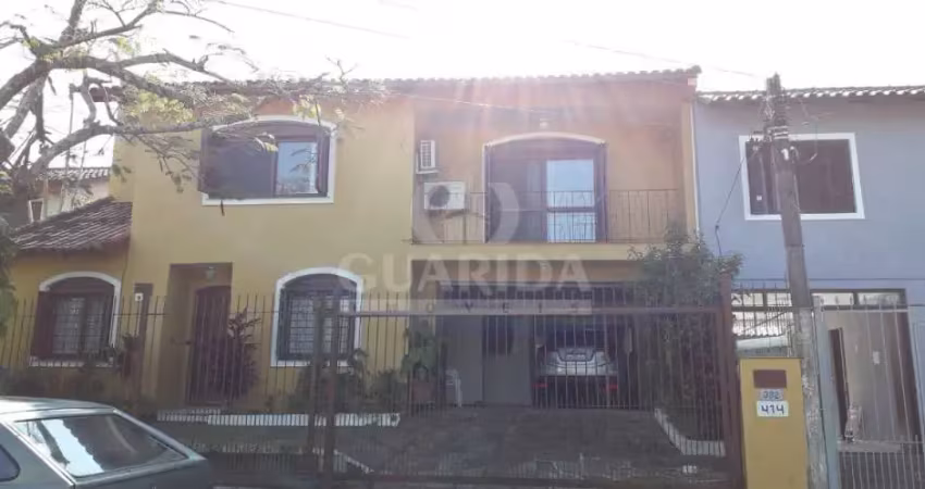 Casa com 3 quartos à venda na Rua André Primo Biazetto, 414, Campo Novo, Porto Alegre