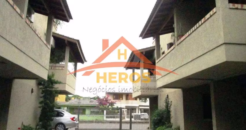 Casa em condomínio fechado com 2 quartos à venda na Avenida Guarujá, 126, Guarujá, Porto Alegre