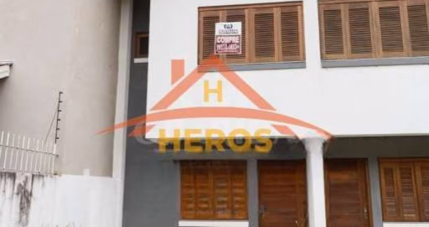 Casa com 3 quartos à venda na Rua Henrique Anawate, 484, Guarujá, Porto Alegre