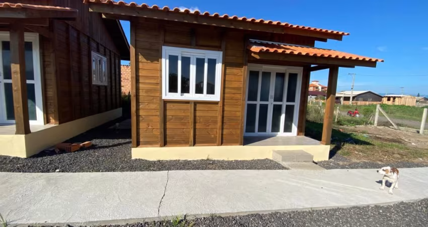 Vende-se 2 Casas Novas Tipo JK/Kitnet em Capão Novo!